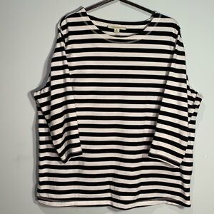 Black and white striped 3/4 length sleeve knit top size XL